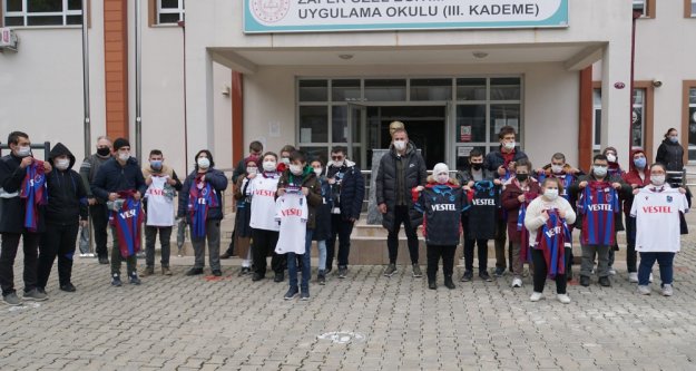 Abdullah Avcı'dan özel çocuklara ziyaret