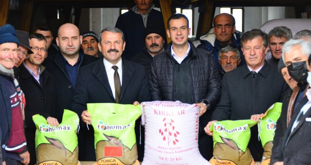 Akkuş'ta Üreticilere 13 Ton Tohum Dağıtıldı