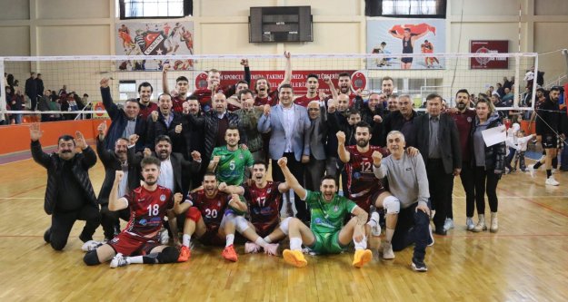 ALKIŞLAR AKKUŞ BELEDİYESPOR'A, YENİLGİSİZ GRUP LİDERİ…