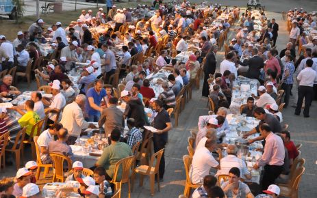 ARAKI İFTARDA BİR ARAYA GELDİ