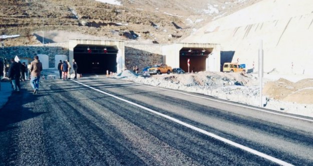 Araklı Bayburt Karayolu Viyadükleri hizmete girdi