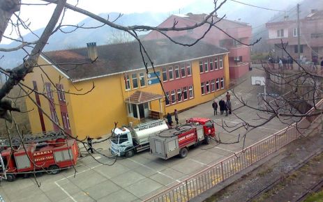 Araklı'da Okulda Yangın