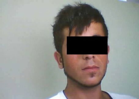 Askere ve Polise küfreden Ağrılı genç darp edildi