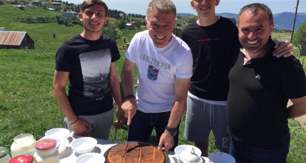 Başkan Ahmet Ağaoğlu Serkan Asan ve Kerem Baykuş'un misafiri oldu.