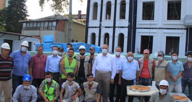 Başkan Çebi Türkiye'nin Gündemine Oturan İnşaat İşçileriyle Bir Araya Geldi.