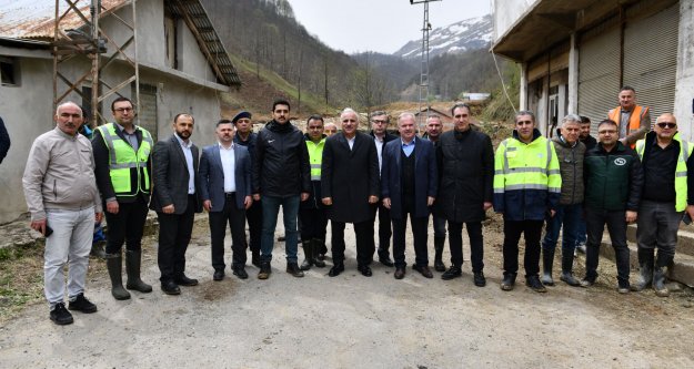 BAŞKAN ZORLUOĞLU HEYELAN BÖLGESİNDE İNCELEMELERDE BULUNDU