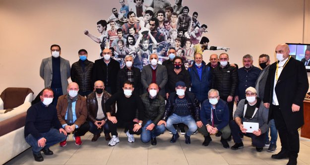 BAŞKAN ZORLUOĞLU TRABZONSPOR'UN EFSANELERİYLE BULUŞTU