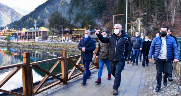 BAŞKAN ZORLUOĞLU UZUNGÖL'DEKİ ÇALIŞMALARI İNCELEDİ