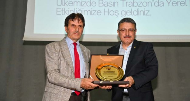 'GAZETECİLİK DEMOKRASİNİN DÖRDÜNCÜ GÜCÜDÜR”