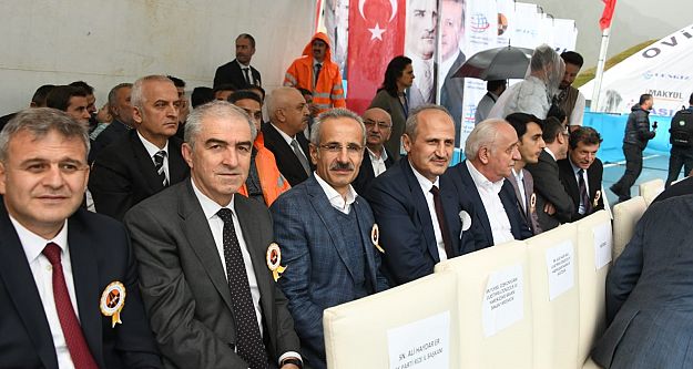 Gökhan GEDİKLİ, Adil KARAİSMAİLOĞLU'nu tebrik etti.