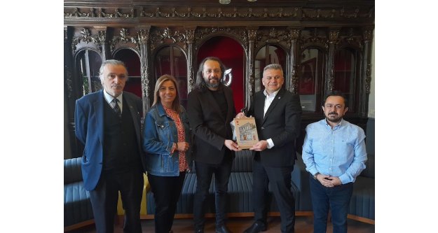 Gökhan Gedikli, Trabzon Gazeteciler Cemiyeti Başkanı Ersen Küçük'e hayırlı olsun ziyaretinde  bulundu