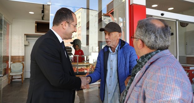 GÖNÜL BELEDİYECİLİĞİ SÖZDE DEĞİL, SAHADA: BAŞKAN EKİM HALKIN ARASINDA