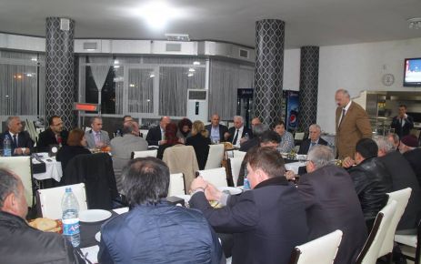 HAYIRSEVER İŞADAMININ YEMEĞİNDE BULUŞTULAR