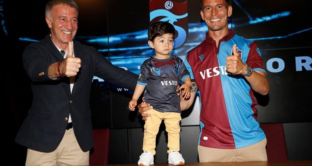 Joao Pereira ile sözleşme yeniledik