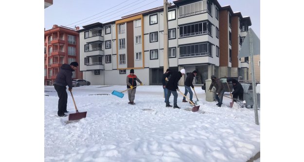 Kelkit'te yoğun kar mesaisi