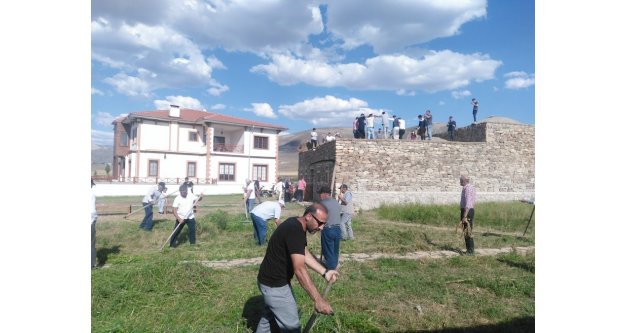 Kenan Yavuz Etnografya Müzesi'nde Tırpan Şenliği