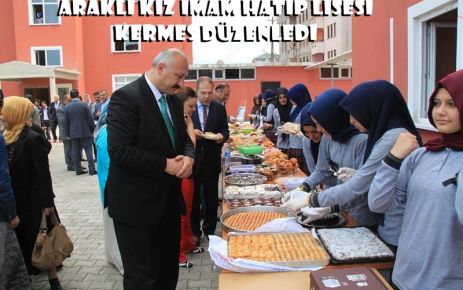 Kız imam hatip lisesi kermes düzenledi