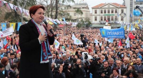 MERAL AKŞENER TRABZON'A GELİYOR