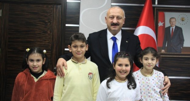 Miniklerden Başkan Çebi'ye Ziyaret