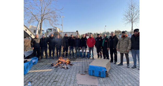 Mustafa Bıyık, afet bölgesi Adıyaman'da görev yapan Belediye ekiplerini ziyaret etti