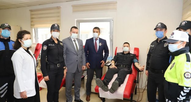 'Onlar can verdi milleti yaşatmak için, benim aslanlarım da kan veriyor sağlığı daha da arttırmak için”