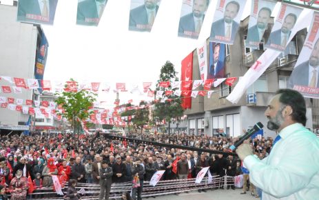 SAADET ARAKLI ‘DA GÖVDE GÖSTERİSİ YAPTI