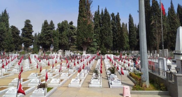 Şehit Ailelerimizin Kabristan Ziyaretleri