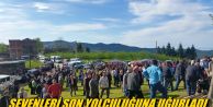 Sevenleri son yolculuğuna uğurladı