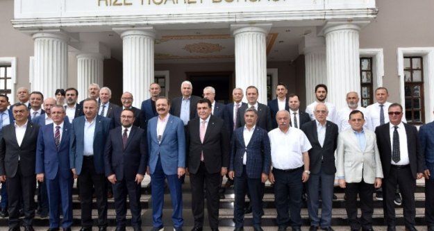 TOBB Başkanı Hisarcıklıoğlu Rize'de temaslarda bulundu