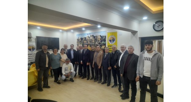 Trabzon Bayburtlular Derneği'nde, Türk Halk Müziği eşliğinde yöresel yemeklerin ikram edildiği eğlence düzenlendi