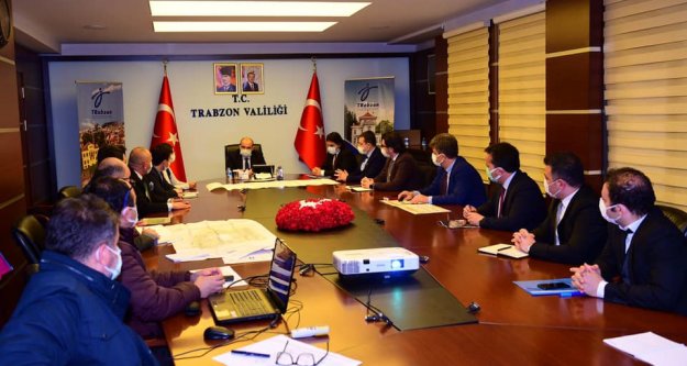 Trabzon Valiliği'nde Şehir Hastanesi ile ilgili toplantı yapıldı.