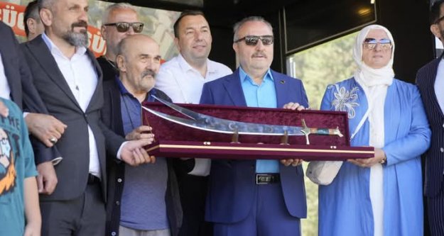 TRABZON'DA KÖKLÜ AİLE 10 BİN KİŞİ İLE YAYLA FESTİVALİ'NDE BULUŞUYOR