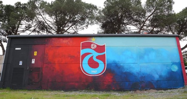 ÜST GEÇİTLERE BORDO MAVİ BOYAYI VURAMAYANLAR UTANSIN