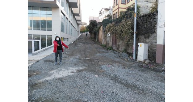 Vatandaşlar Belediye hizmetlerinden dolayı yaşadıkları sorunları dile getirdiler.