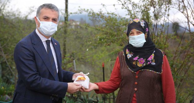 Yomra'da dededen kalma tohumlar çiftçilere dağıtıldı