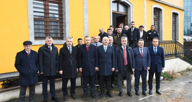 TARİHİ OKUL BİNASI GENÇLİK KÜTÜPHANESİ#039;NE DÖNÜŞÜYOR